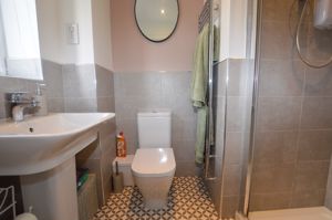 Ensuite- click for photo gallery